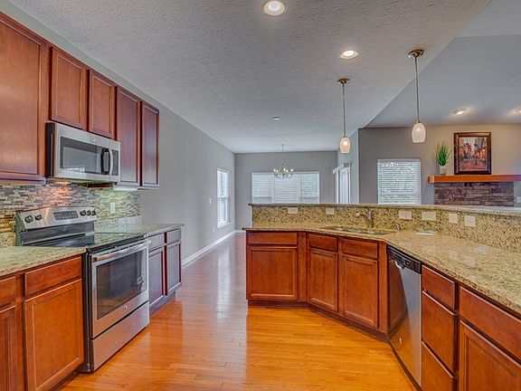 4th image of 1207 Parkside Dr