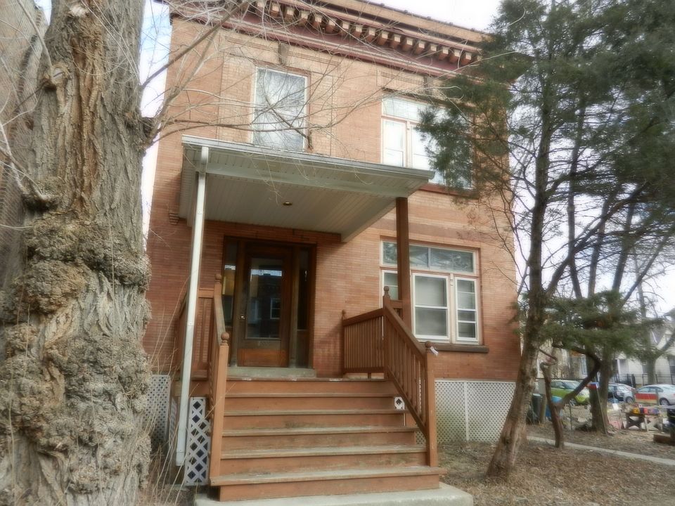 1st image of 2507 N Sawyer Ave #2F