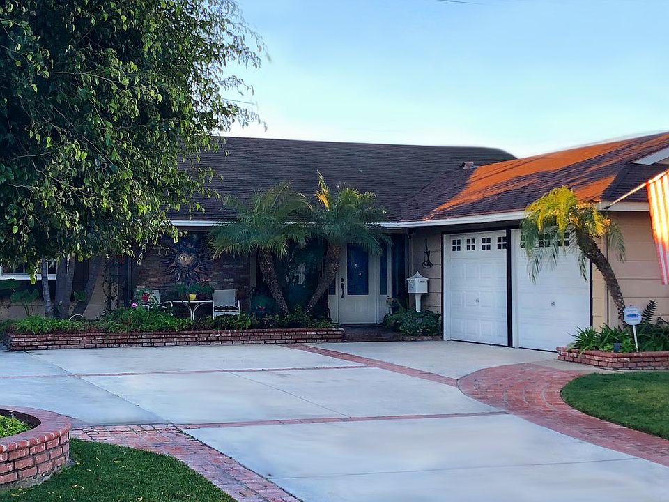 1st image of 2544 E Lizbeth Ave