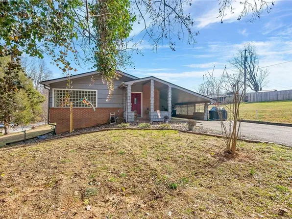 402 S Spruce St, Wilkesboro, NC 28697