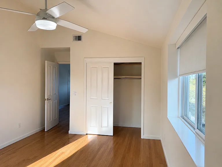 1079 Durham Ct — Photo 8