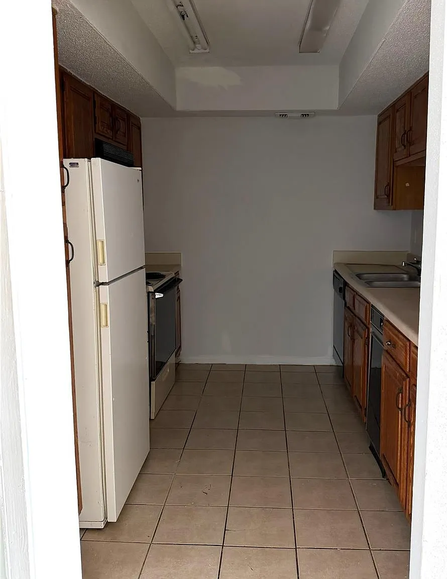 2 bed, 1.0 bath, 825 sqft, $1,450 — Photo 4