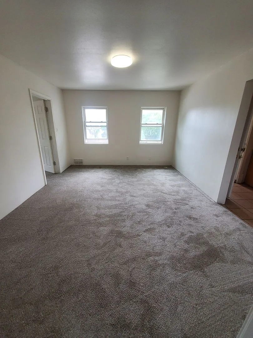 922-924 Elm St. (4 Unit) — Photo 1