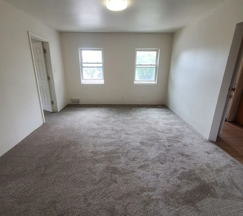 922-924 Elm St. (4 Unit)