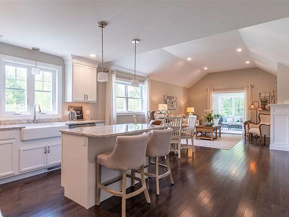 3rd image of 4 Pasture Ln #27