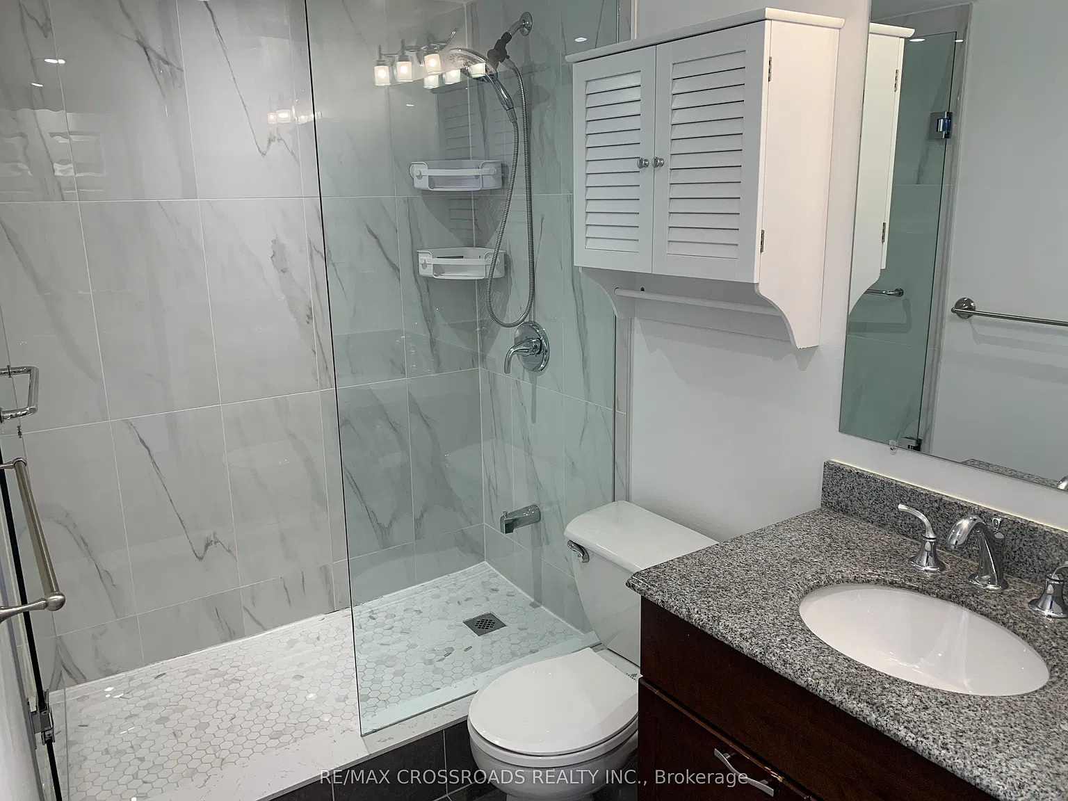 2 bed, $2,700 — Photo 3