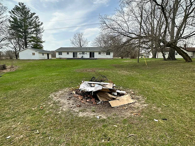 476 N Burkhart Rd — Photo 4
