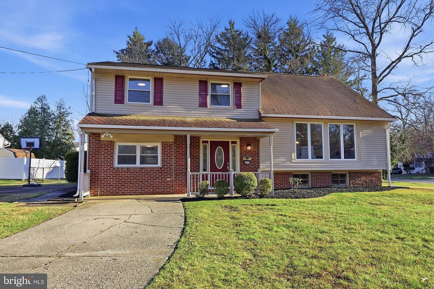 house on the hill 2025s/s Tシャツ Tile 80 1401 Hillside Dr, Cherry Hill, NJ 08003 | Zillow