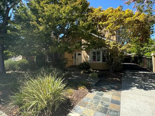 135 Heather Ln, Palo Alto, CA 94303