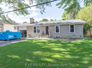 1057 Falaise Rd, Ottawa, ON K2C0M6