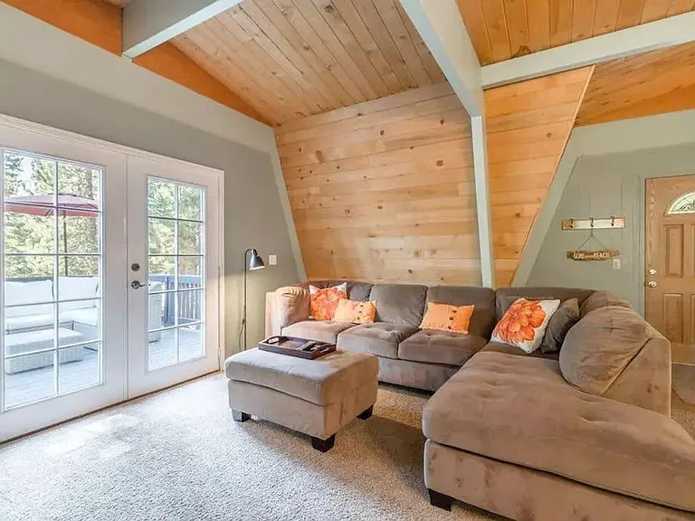 5868 Victoria Rd — Photo 5