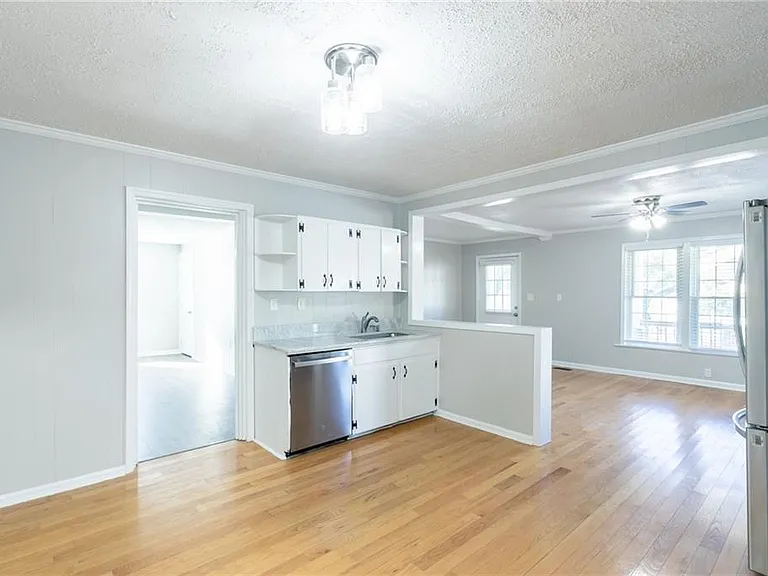 4715 S Lee St — Photo 12