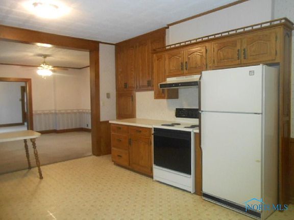 5th image of 1041 E Main St #2