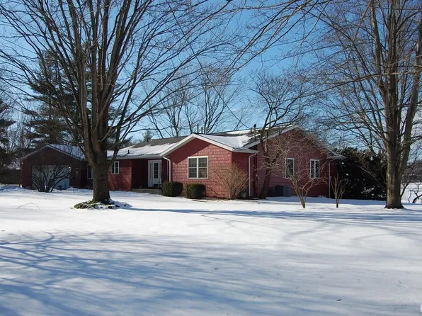 63151 Lakeside Dr, Goshen, IN 46528