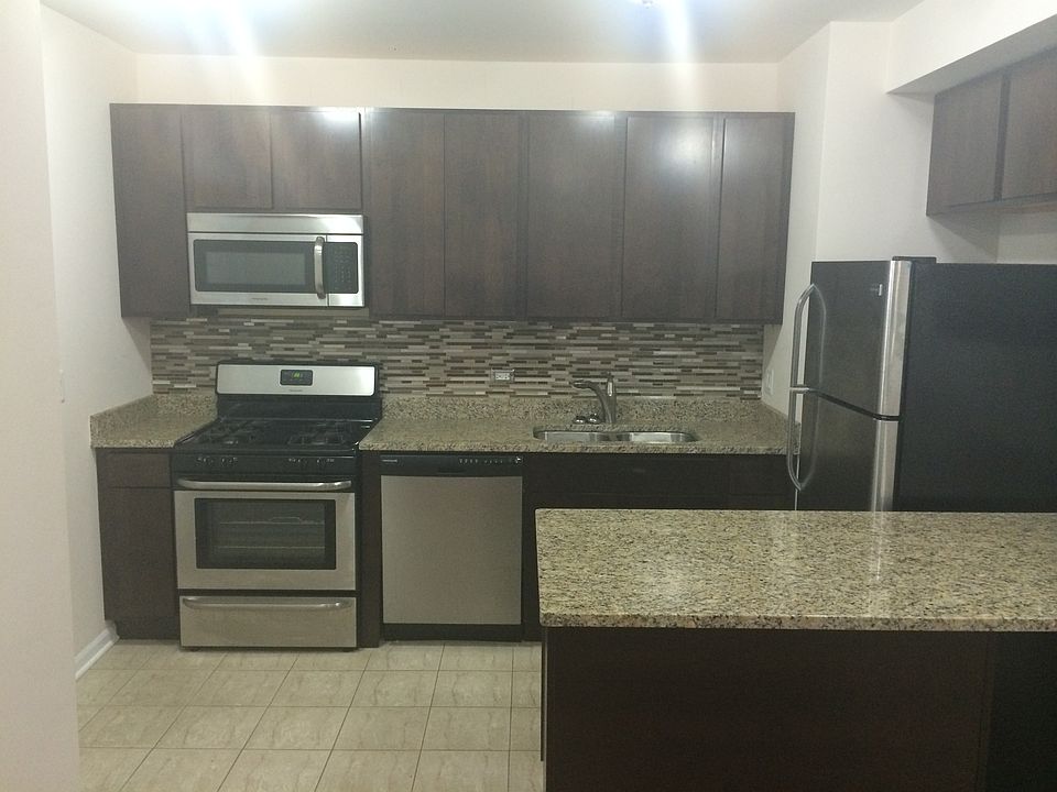1st image of 5118 W Sunnyside Ave #3