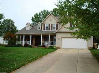 132 Ravenshollow Dr, Cuyahoga Falls, OH 44223