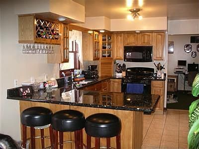 3rd image of 5801 W 220th St