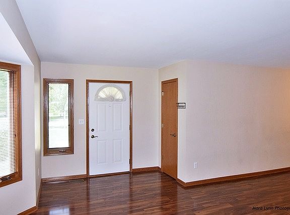 3rd image of 33 S Walnut Dr