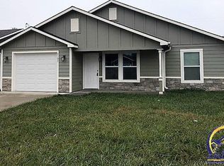 7107 SW Greenview Dr, Topeka, KS 66619