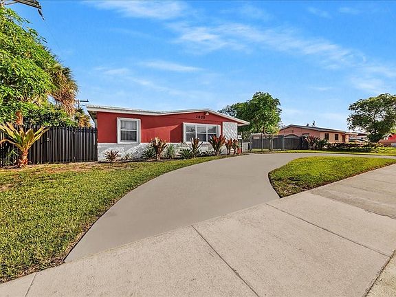 3rd image of 2820 NW 207 Street