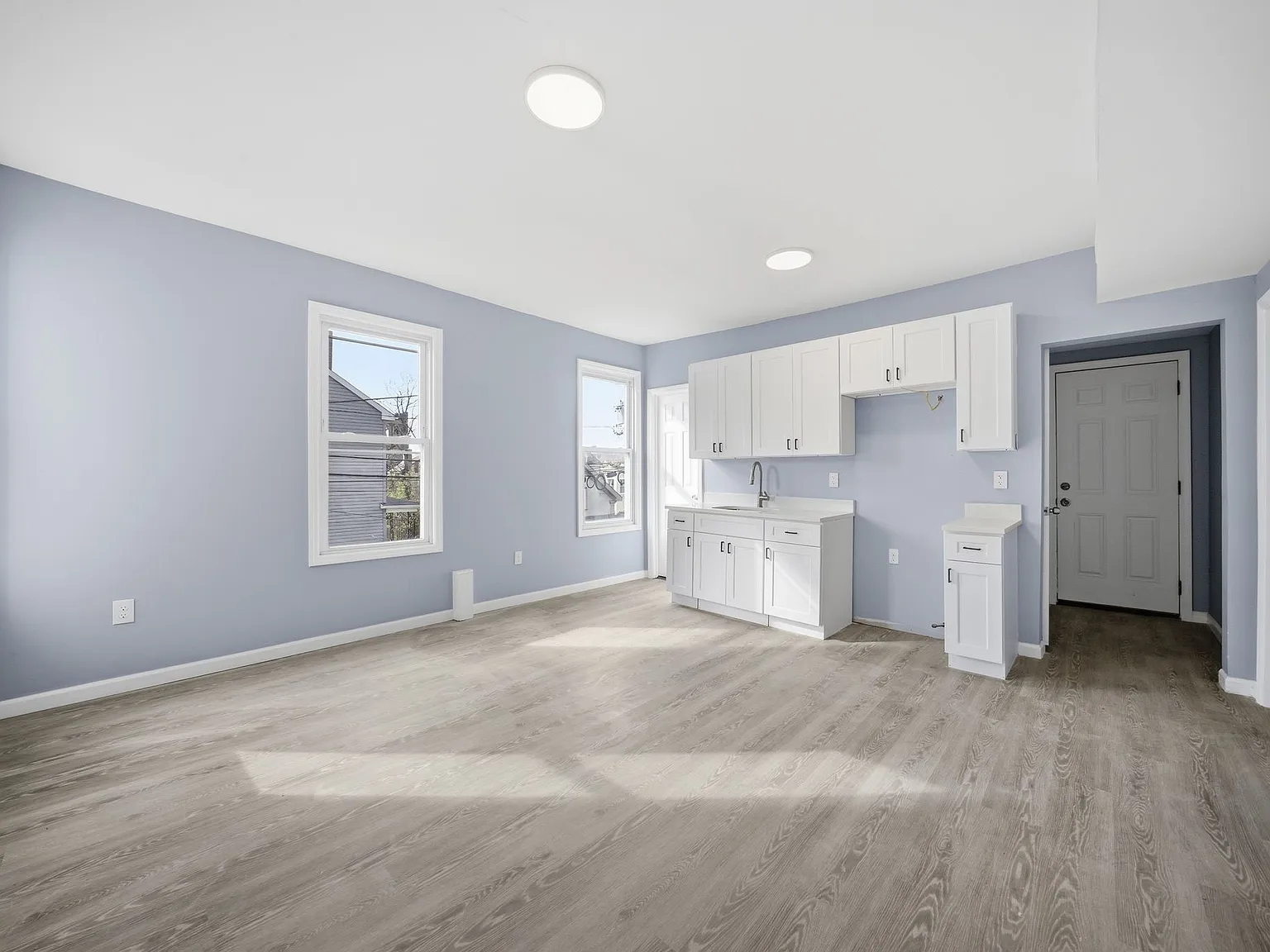 4 bed, 1000 sqft, $2,450 — Photo 3