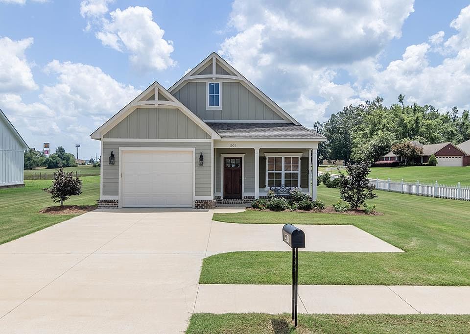 1st image of 501 Walker Cir