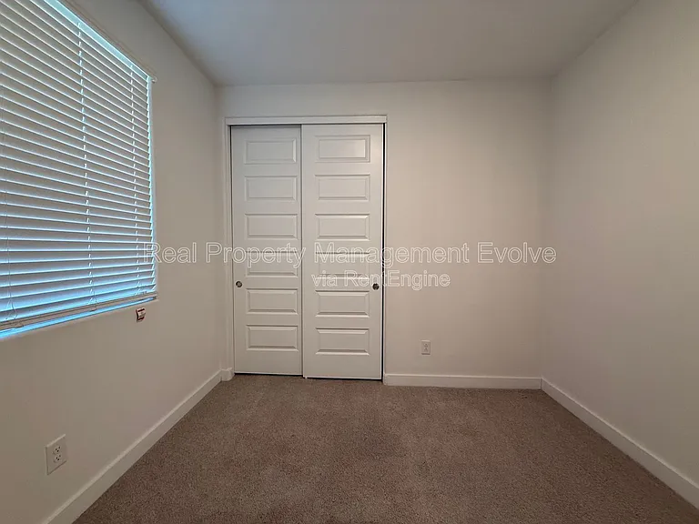 6324 W Warner St — Photo 24