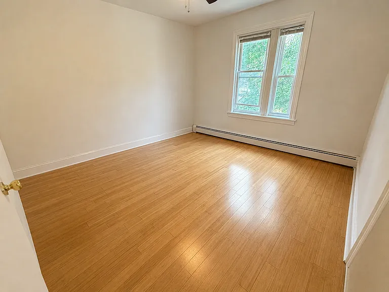 350 Knight St #2 — Photo 7
