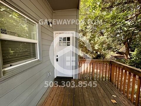 3rd image of 5322 SE Flavel Dr APT 4