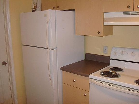 5th image of 2451 Centergate Dr APT 105