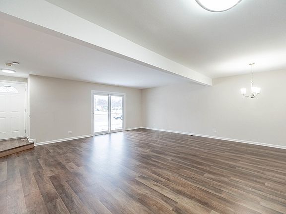 2nd image of 7760 Woodward Ave #12-2E