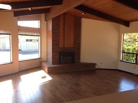 Fireplace w/insert