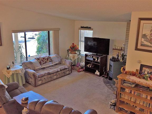 3rd image of 2793 Gordon Ave