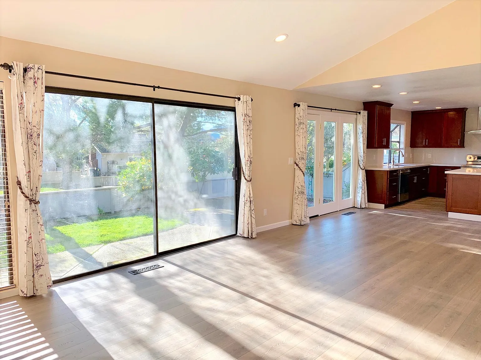 531 Cambrian Way — Photo 4