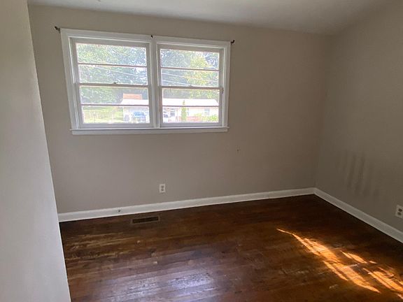 4th image of 2461 Wayne St SW #2461