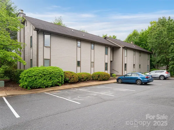 201 Racquet Club Rd #21, Asheville, NC 28803