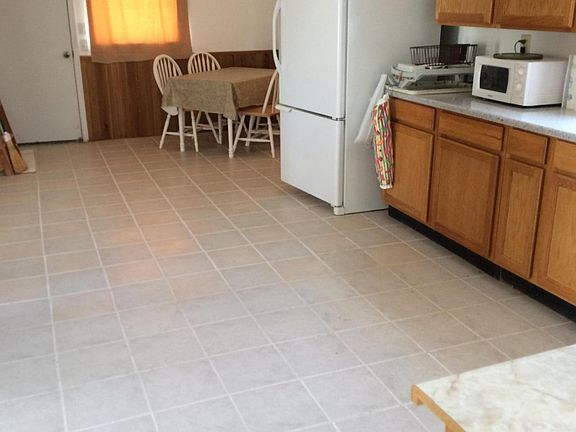 3rd image of 39779 W NEBRASKA Place