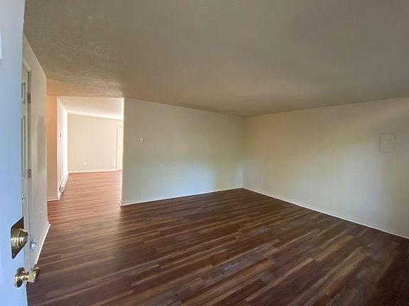 3rd image of 10919 Creviston Dr NW