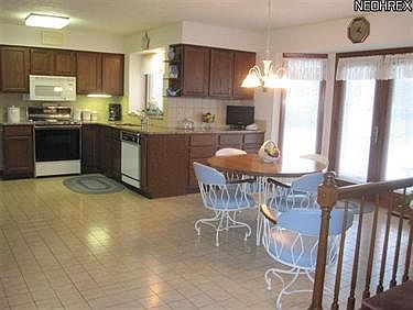 3rd image of 14782 Lancelot Ln W