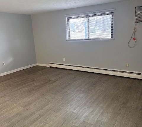 4th image of 630 W 6th St #3