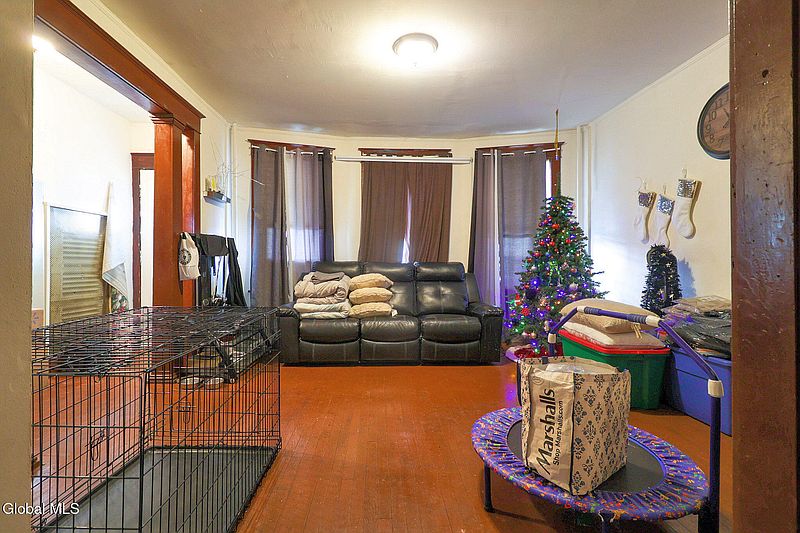 5th image of 669 Washington Avenue