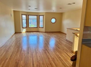 162 W 53rd St, Bayonne, NJ 07002
