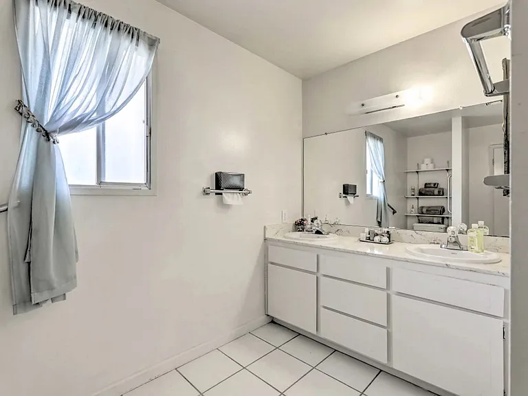 600 E Palm St — Photo 11