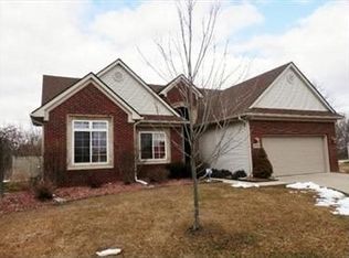 1290 Red Cedar Ln, Carleton, MI 48117