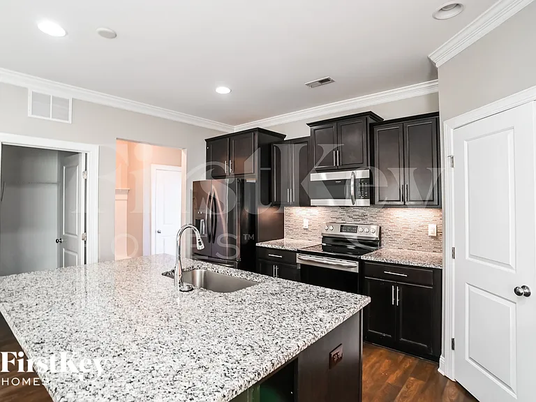 8736 Aspinwall Dr — Photo 7