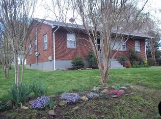103 Hunt St, Chatham, VA 24531