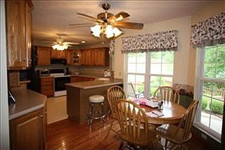 4th image of 174 Berry Ln