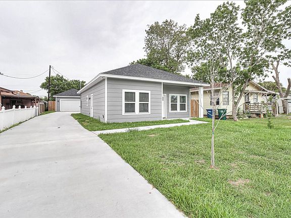 3rd image of 5017 Moravian Dr