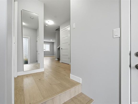 3rd image of UNIT 20-5301 Beacon DRIVE