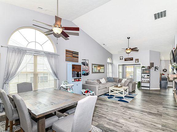 4th image of 10759 Whippoorwill Ln